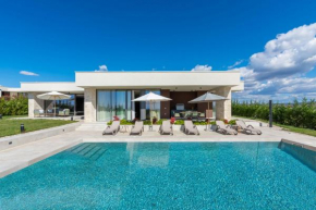 Villa Miracle with pool hydromassage & sauna